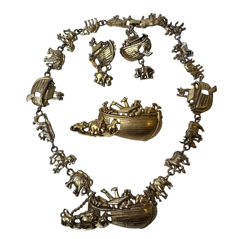 Vintage AJC Noah’s Ark Jewelry Set Goldtone Necklace Earrings Brooch Animals